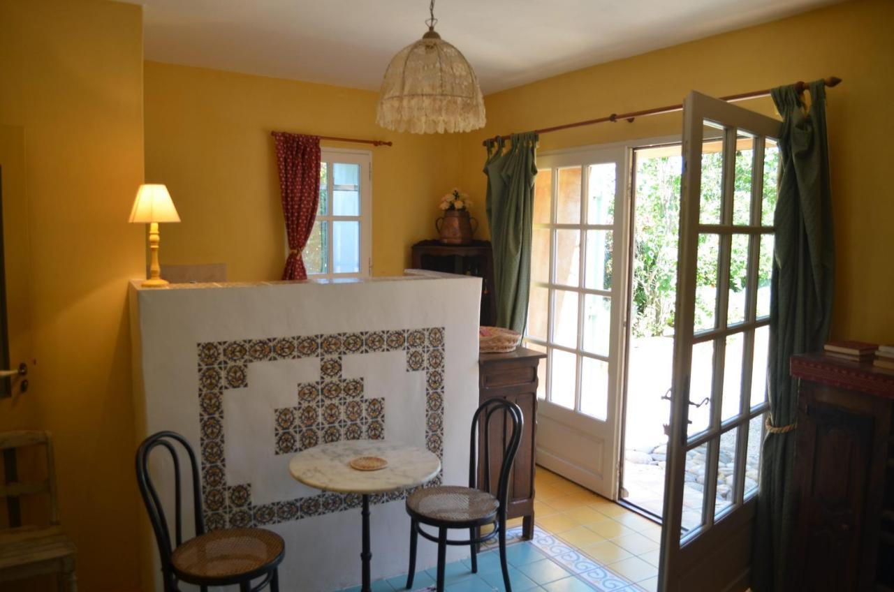 Le Mas Perreal Saint-Saturnin-d'Apt Zimmer foto